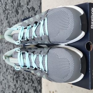 Women's work tennis shoe